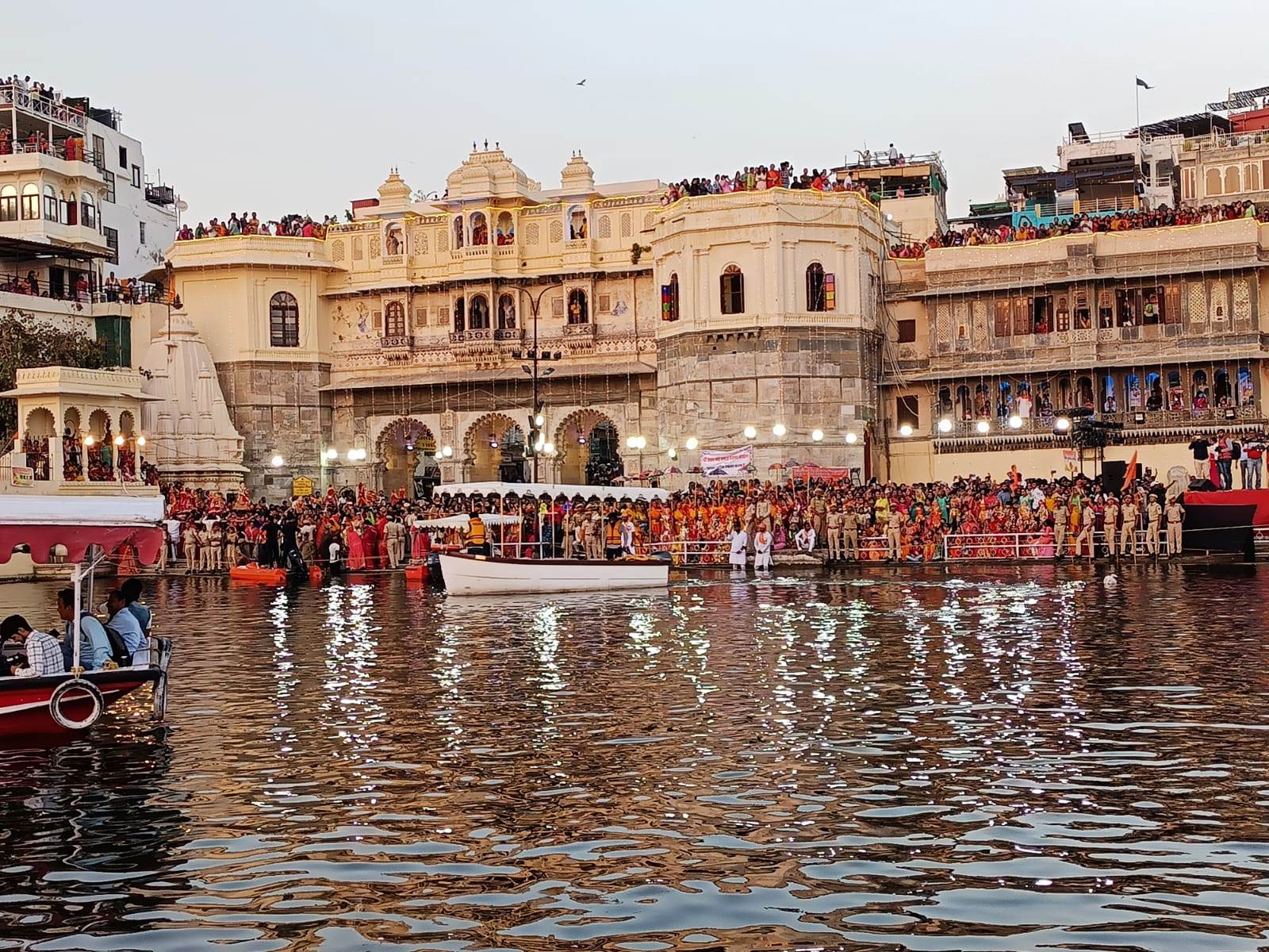 धूमधाम से हुआ तीन दिवसीय मेवाड़ महोत्सव आगाज