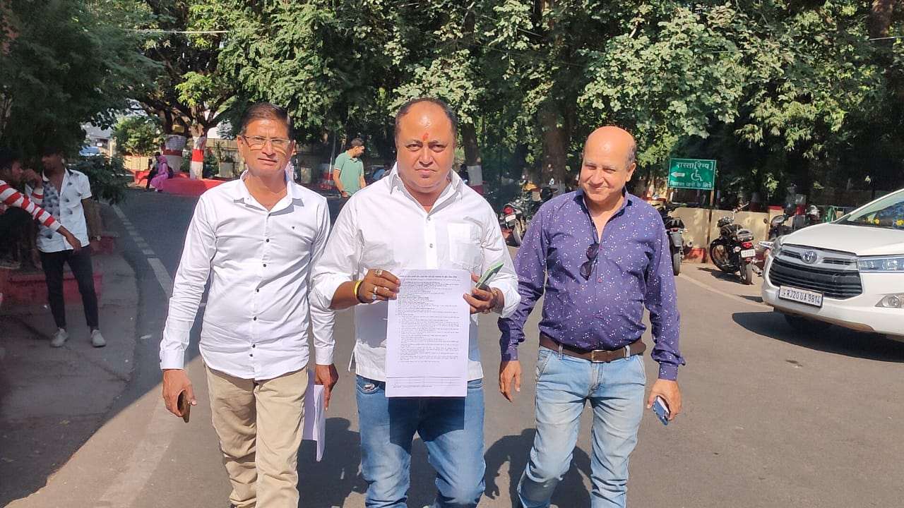Sindhi Leader Mahesh Ahuja Nominates