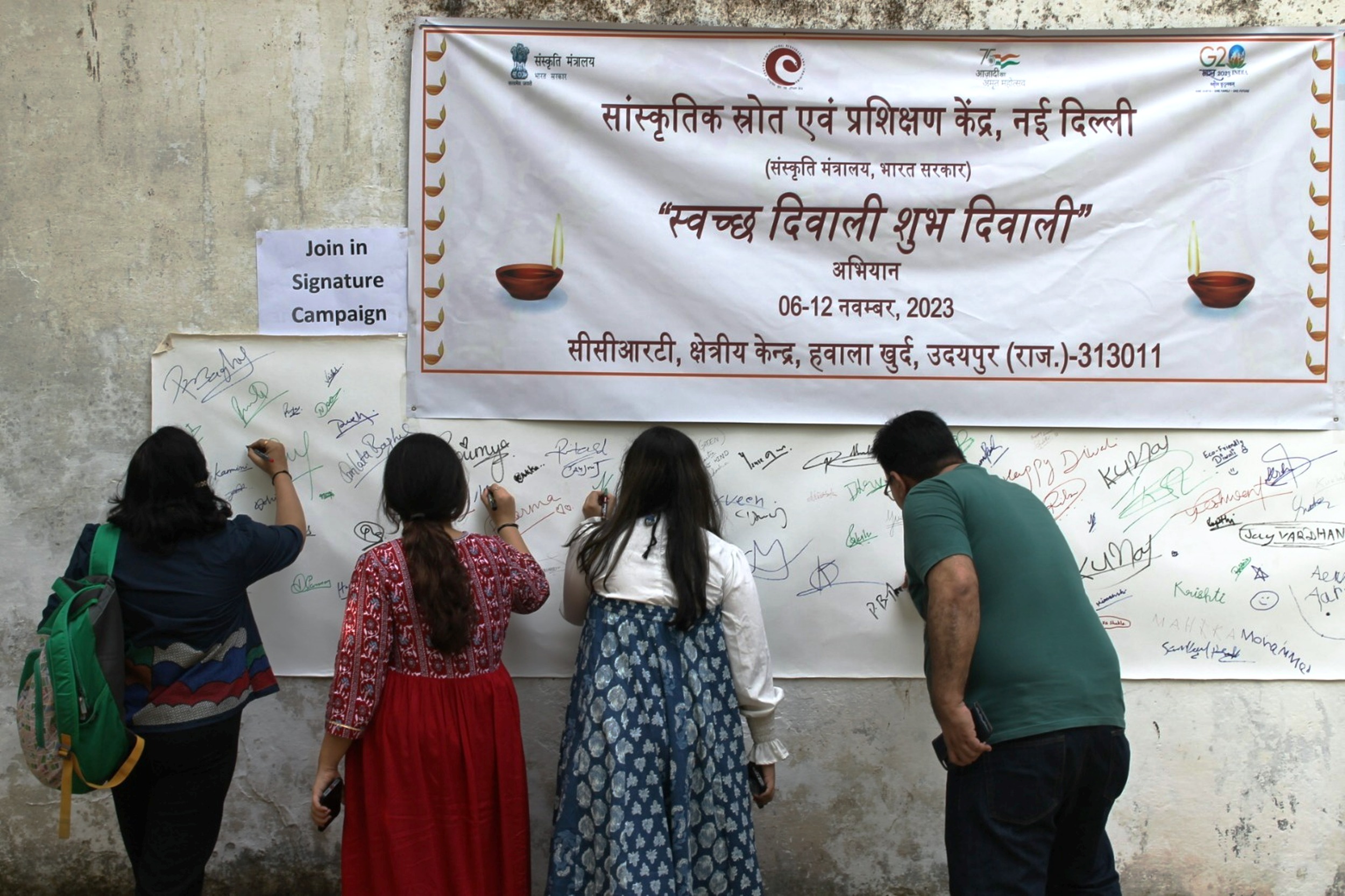 Clean Diwali, Auspicious Diwali" Signature Campaign by CCRT