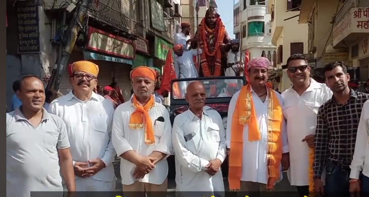 Grand Welcome of the Procession by Udaipur Vikas Sangharsh Samiti on Pratap Jayanti