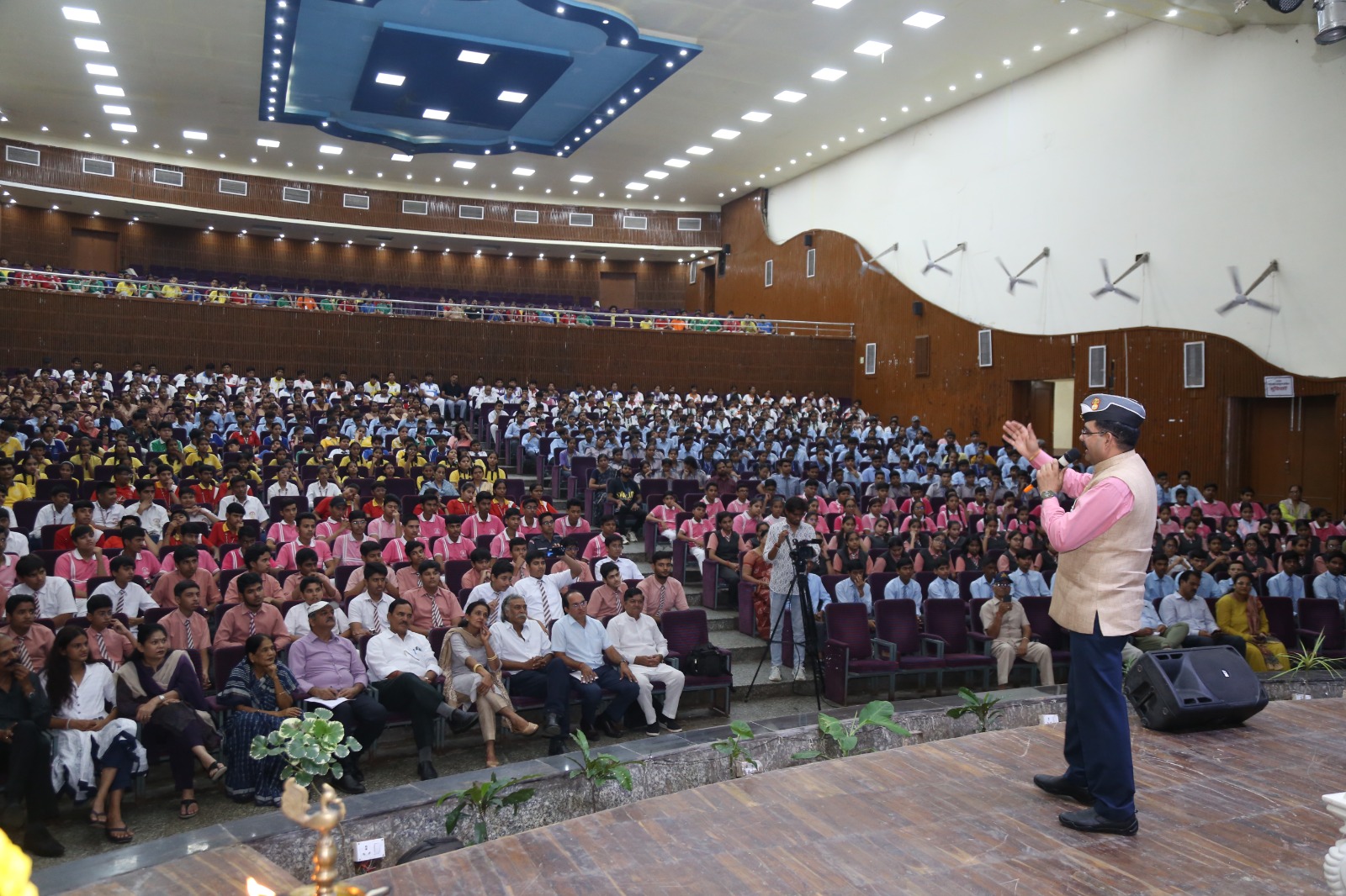 खुद से कमिटमेन्ट कर लक्ष्य निर्धारित करो,निश्चित रूप से सफलता मिलेगी