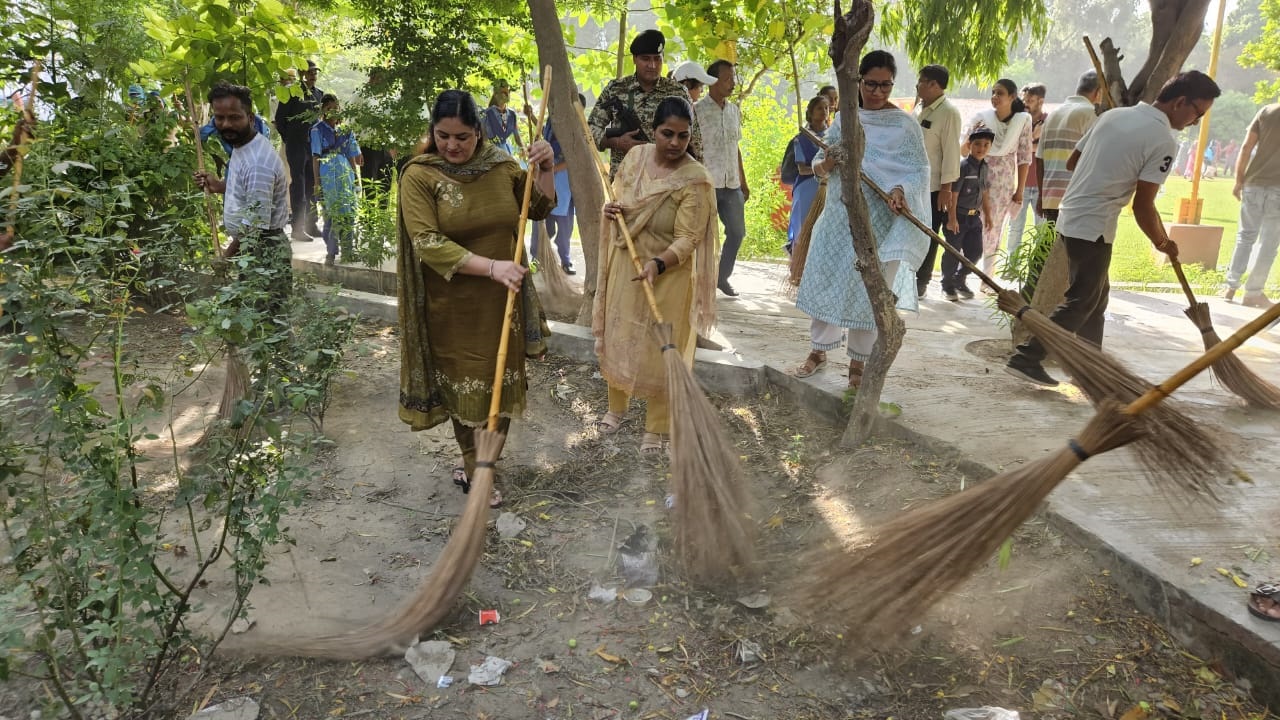 Cleanliness and Labor Drive Kick Off "Swachhata Hi Seva" Campaign