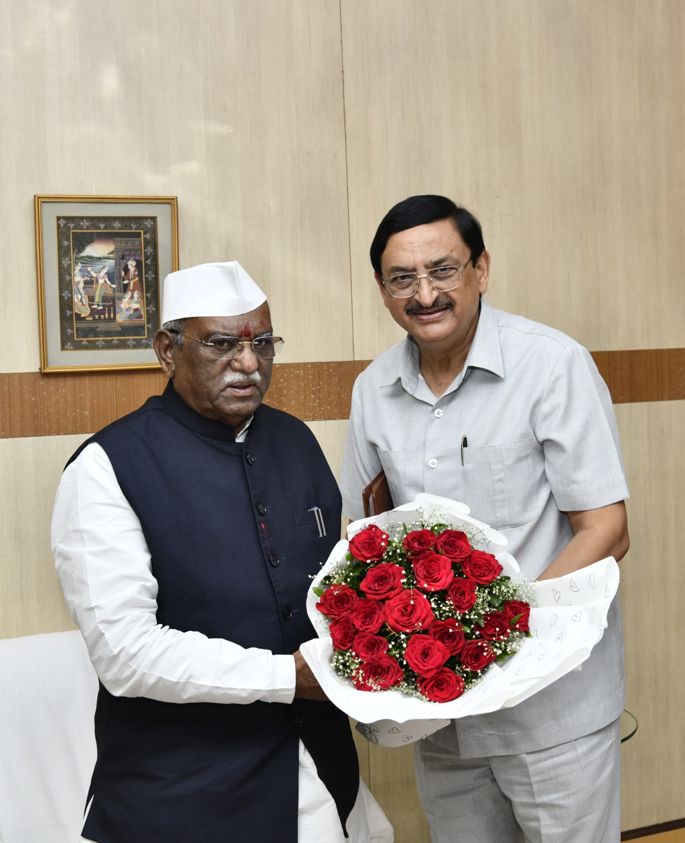 VC Dr. Karnataka Engages Governor Bagde on Landmark Agricultural Innovations