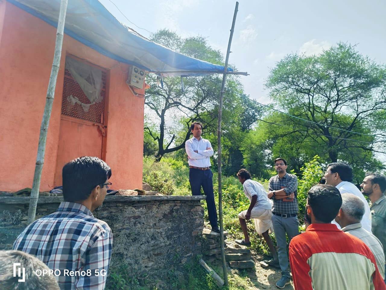 जिला कलक्टर पहुंचे राठौड़ों का गुड़ा