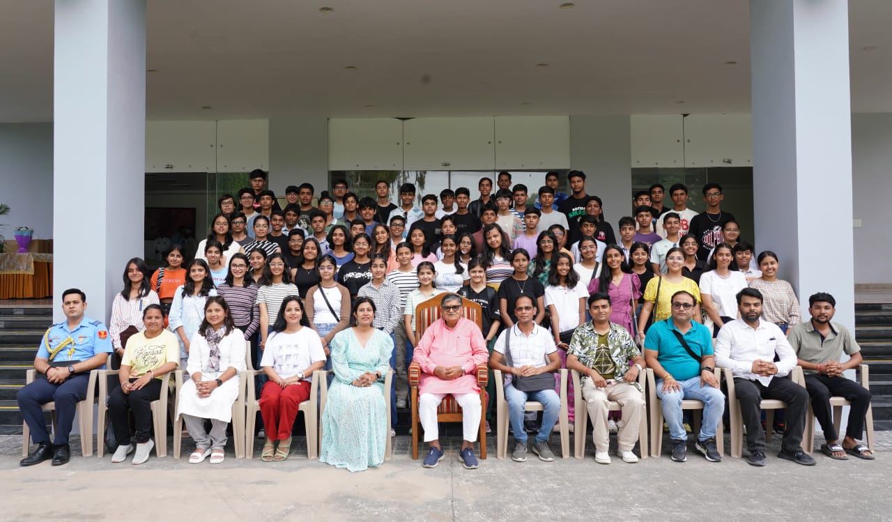 DPS Udaipur's 260 Students Meet the Governor