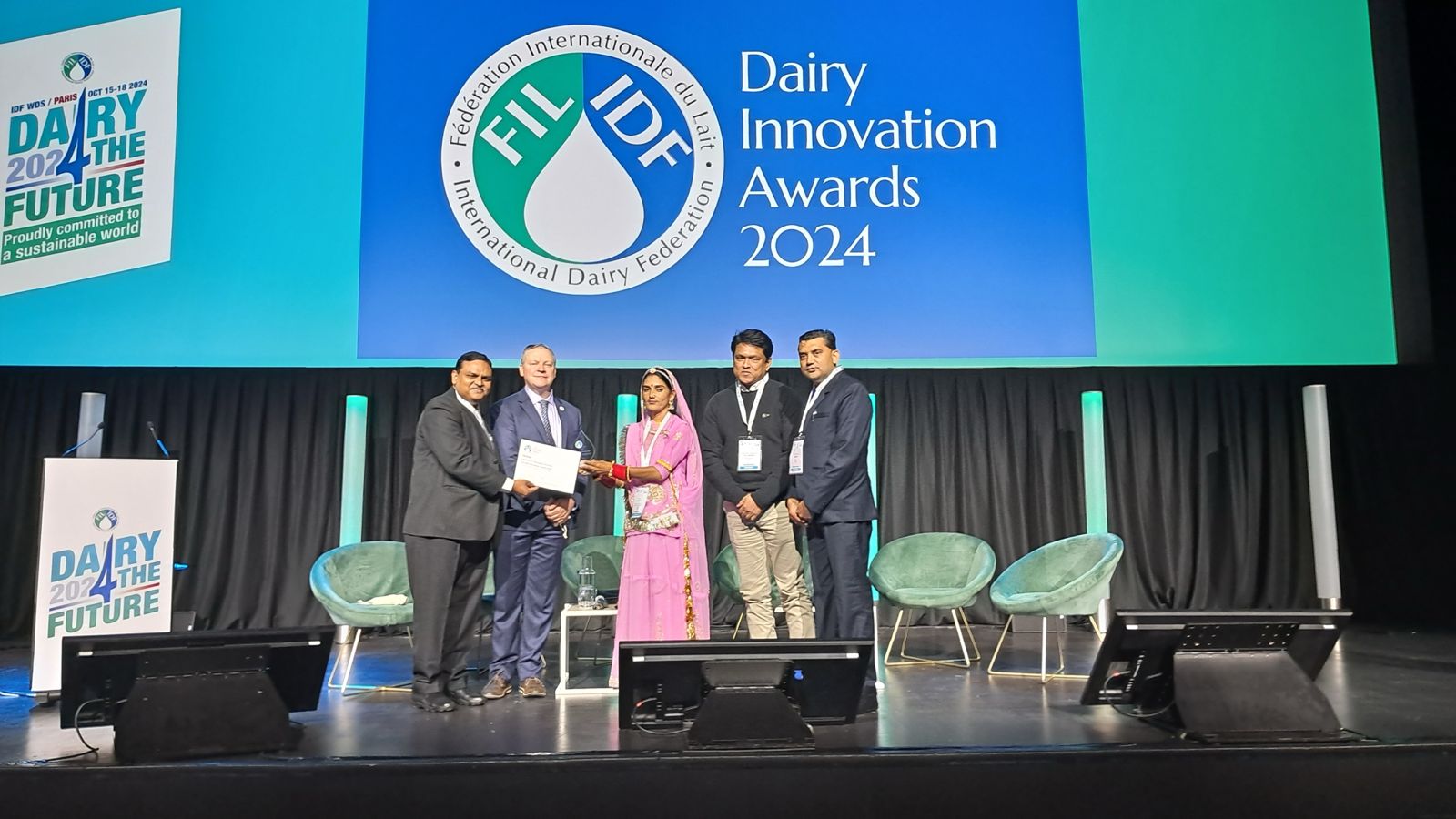 Asha Mahila Milk Producer Organization wins Dairy Innovation Awardfor Innovation 