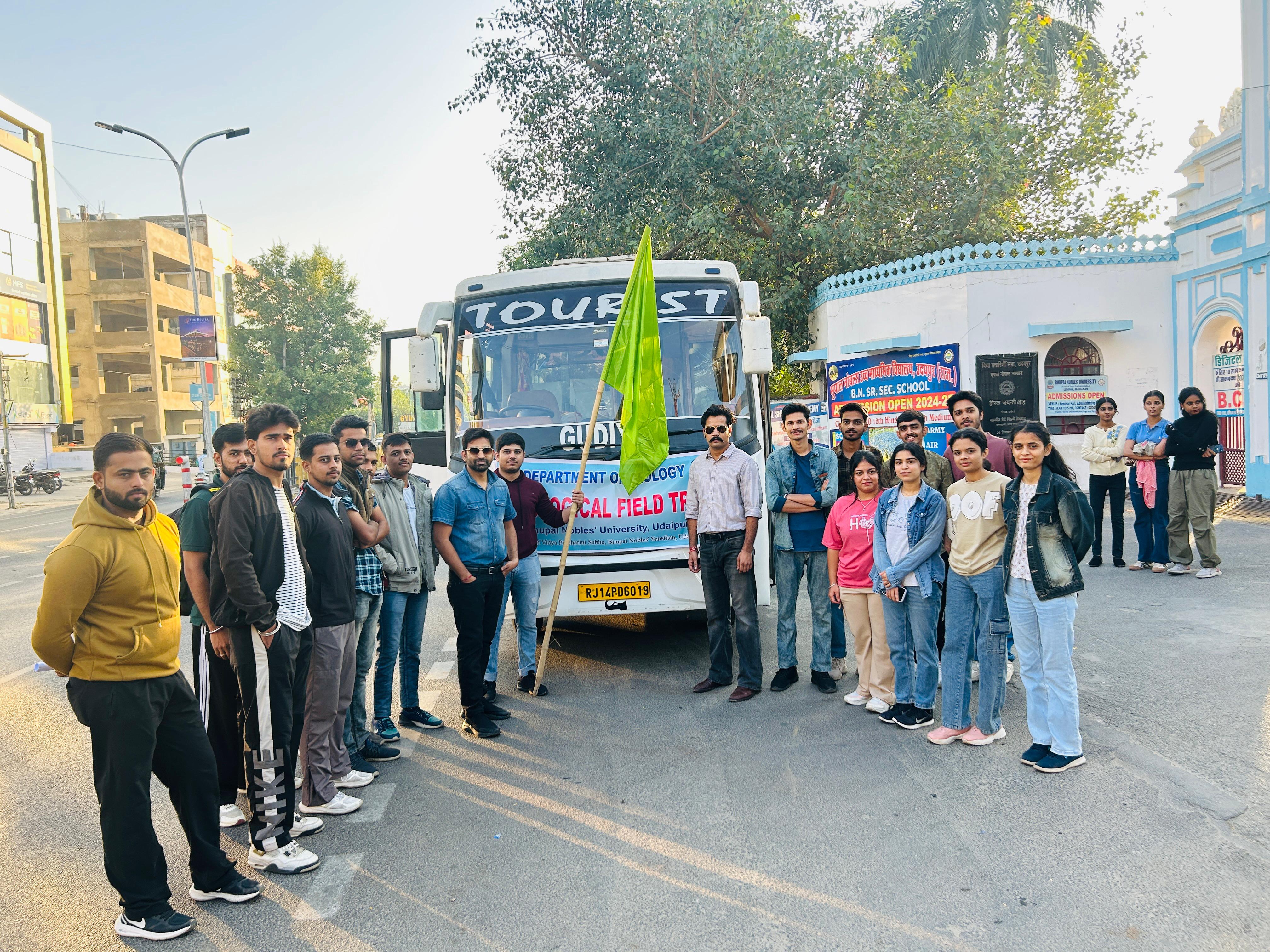 भूपाल नोबल्स विश्वविद्यालय के भू विज्ञान विभाग के विद्यार्थियों ने किया भूवैज्ञानिक सर्वे