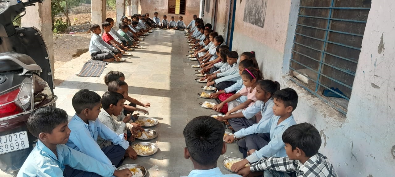 Rising Costs Make Running Mid-Day Meal Scheme Difficult