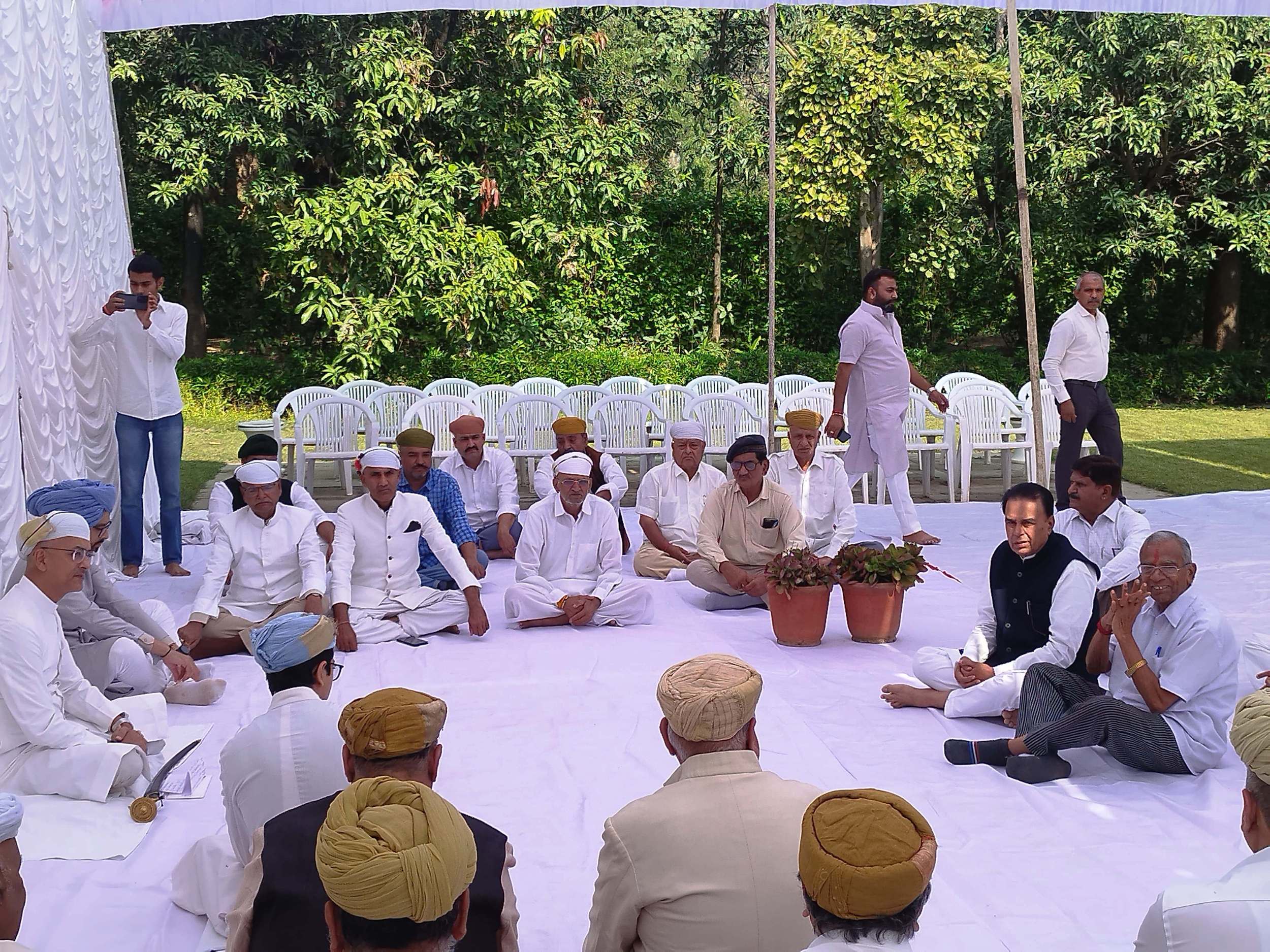 Minister of Parliamentary Affairs, Shri Jogaram Patel Visits Udaipur, Meets Bar Association Representatives