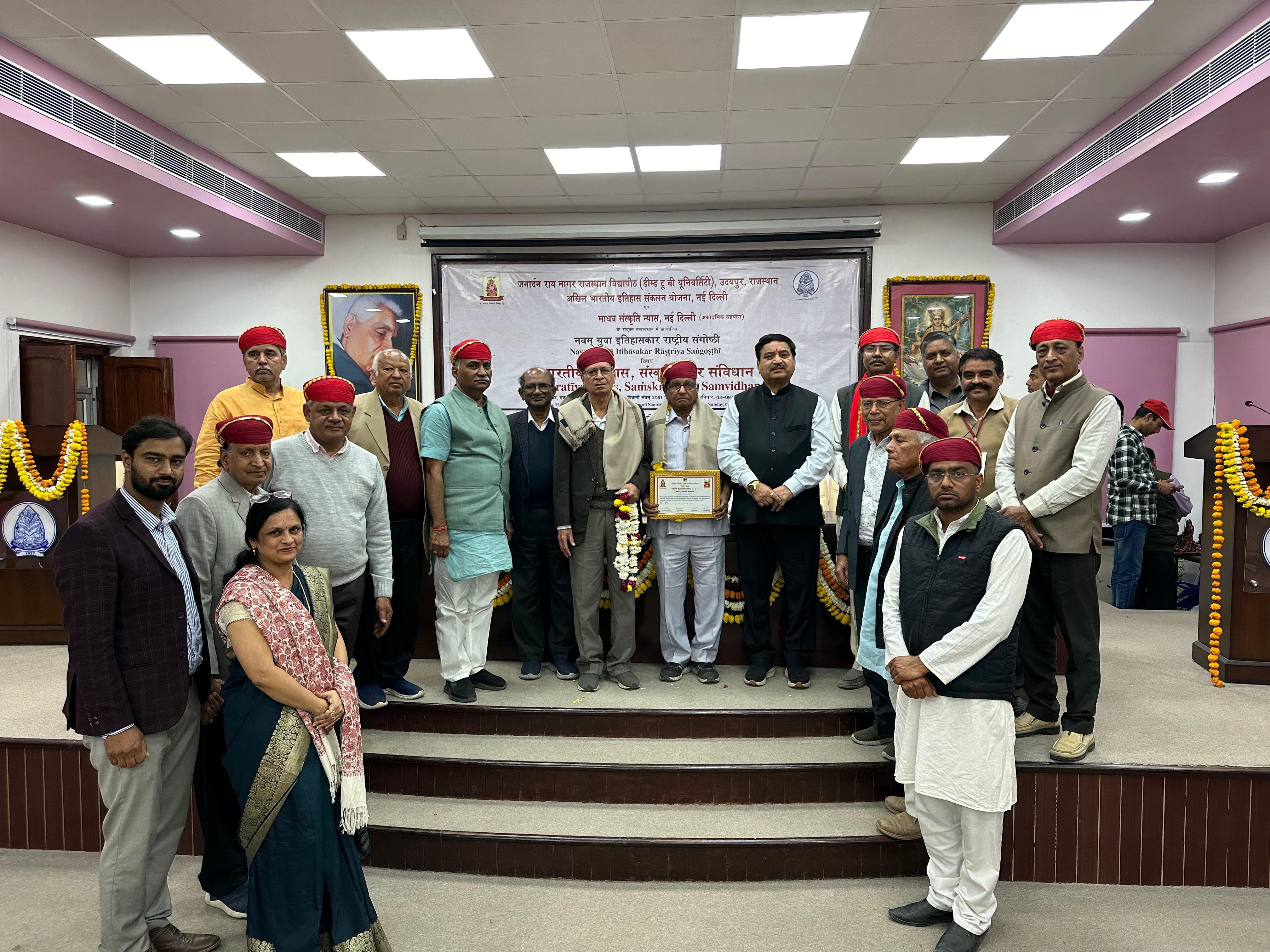 Dr. Dev Kothari and Dr. M.P. Jain Honored with Baba Saheb Apte National Award