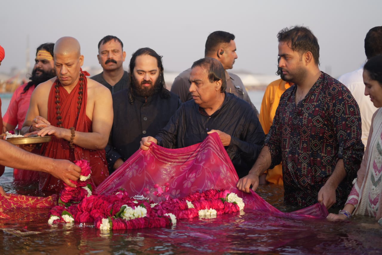 Mukesh Ambani Attends Maha Kumbh with Four Generations, Takes a Dip in the Sangam