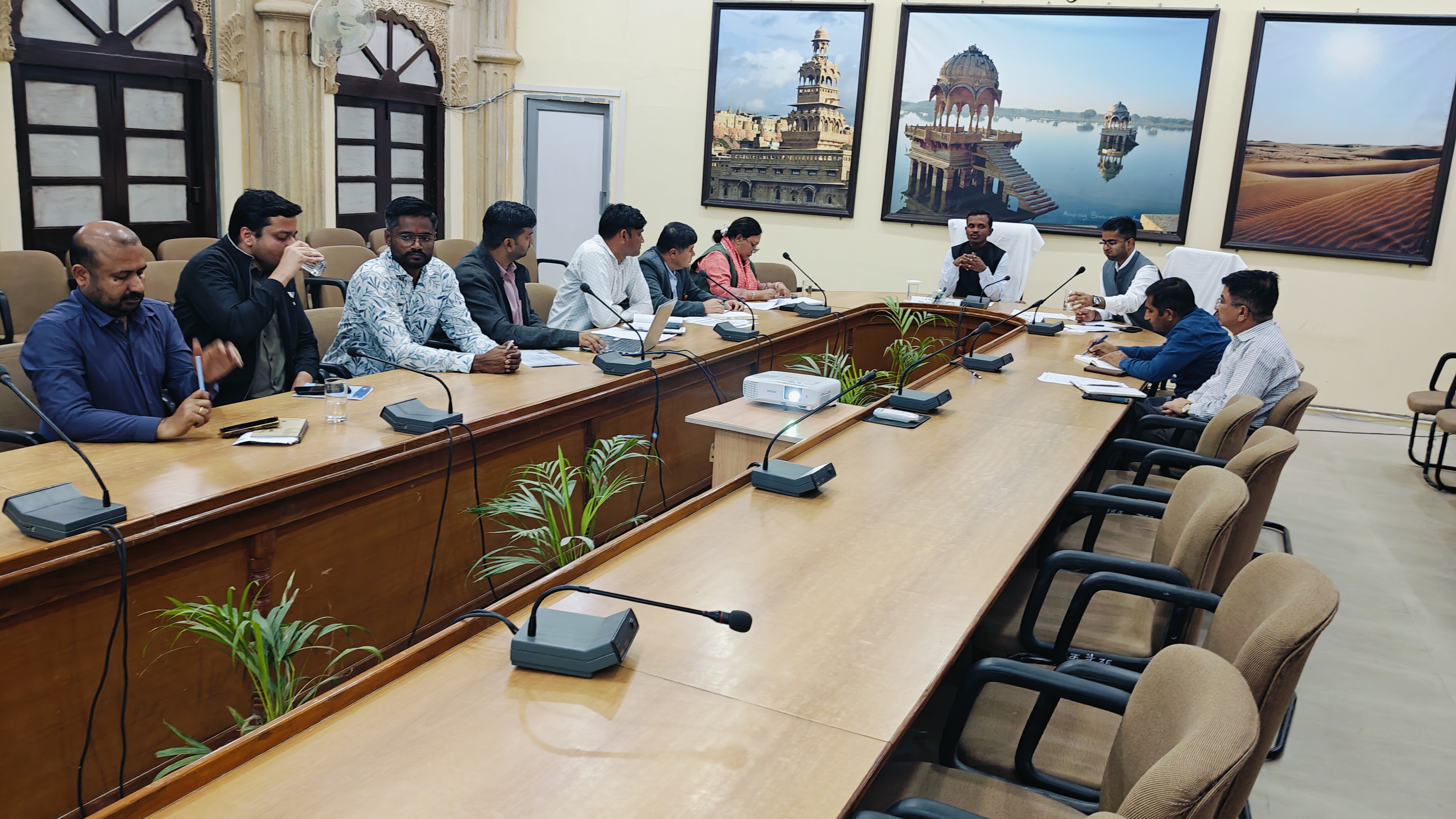 संयुक्त महा रजिस्ट्रार एवं निदेशक ने ली जन्म-मृत्यु रजिस्ट्रेशन की समीक्षा बैठक