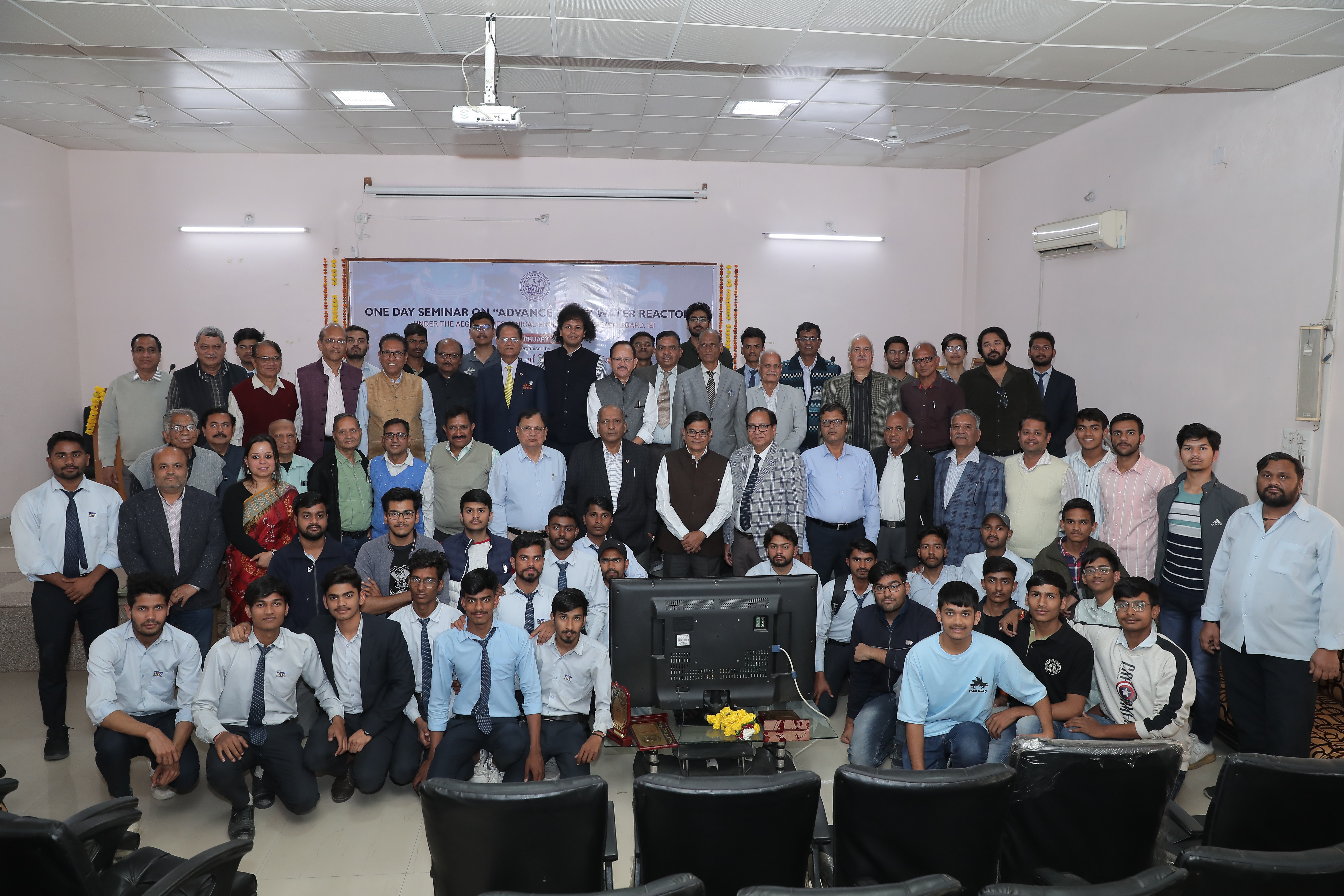 One-Day Seminar on Advanced Heavy Water Reactor Concluded