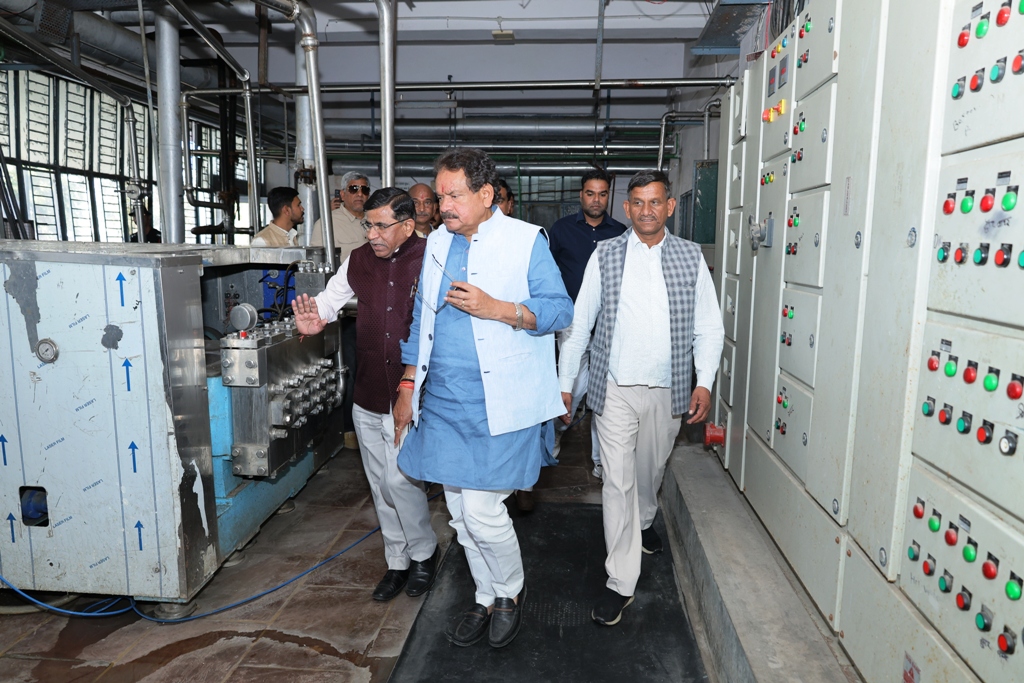 Union Minister of Dairy, Animal Husbandry, and Fisheries Visits Udaipur Saras Dairy