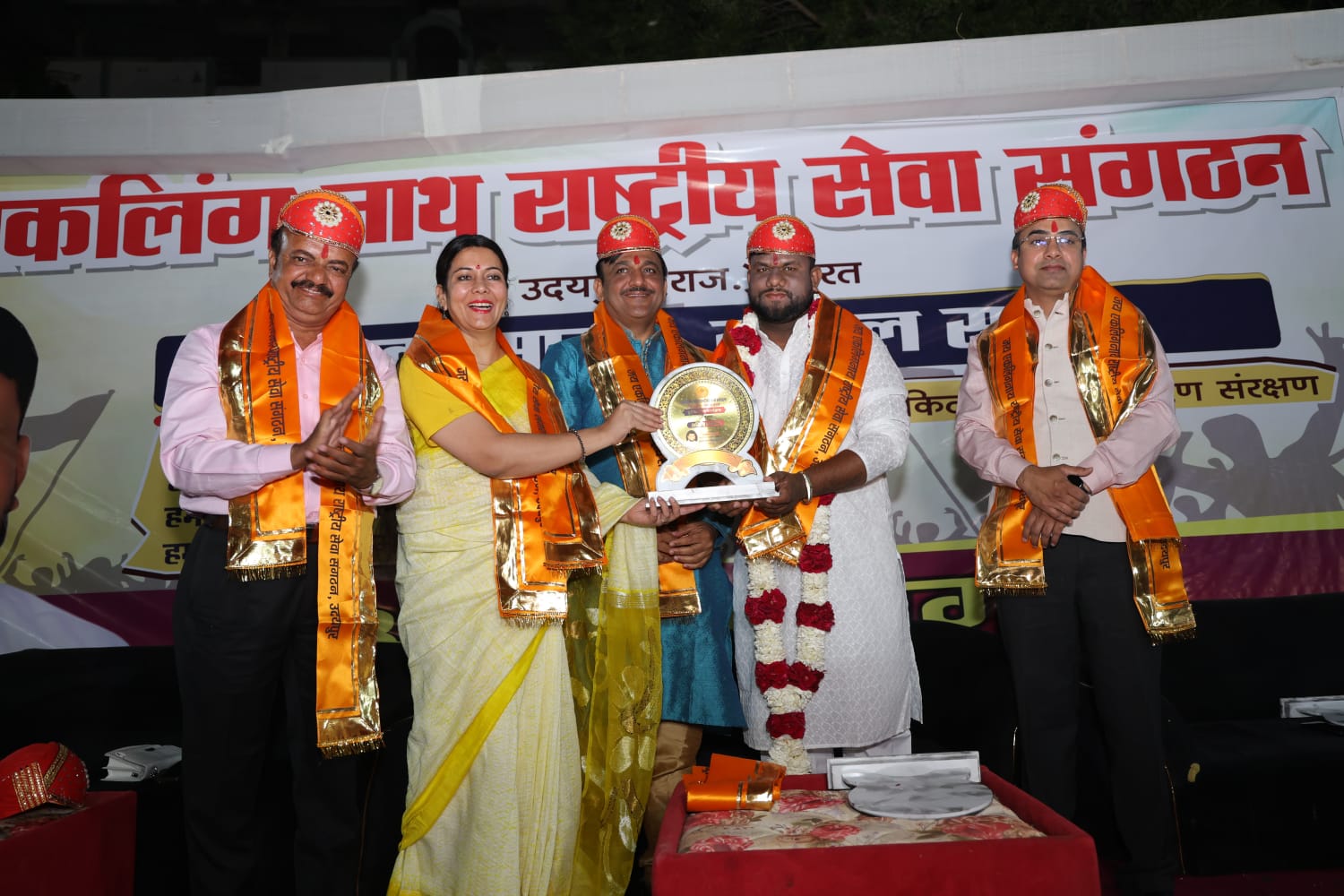 Mahendra Albela Enthralls Audience with Patriotic Melodies on Shri Eklingnath Seva Sangathan’s Foundation Day