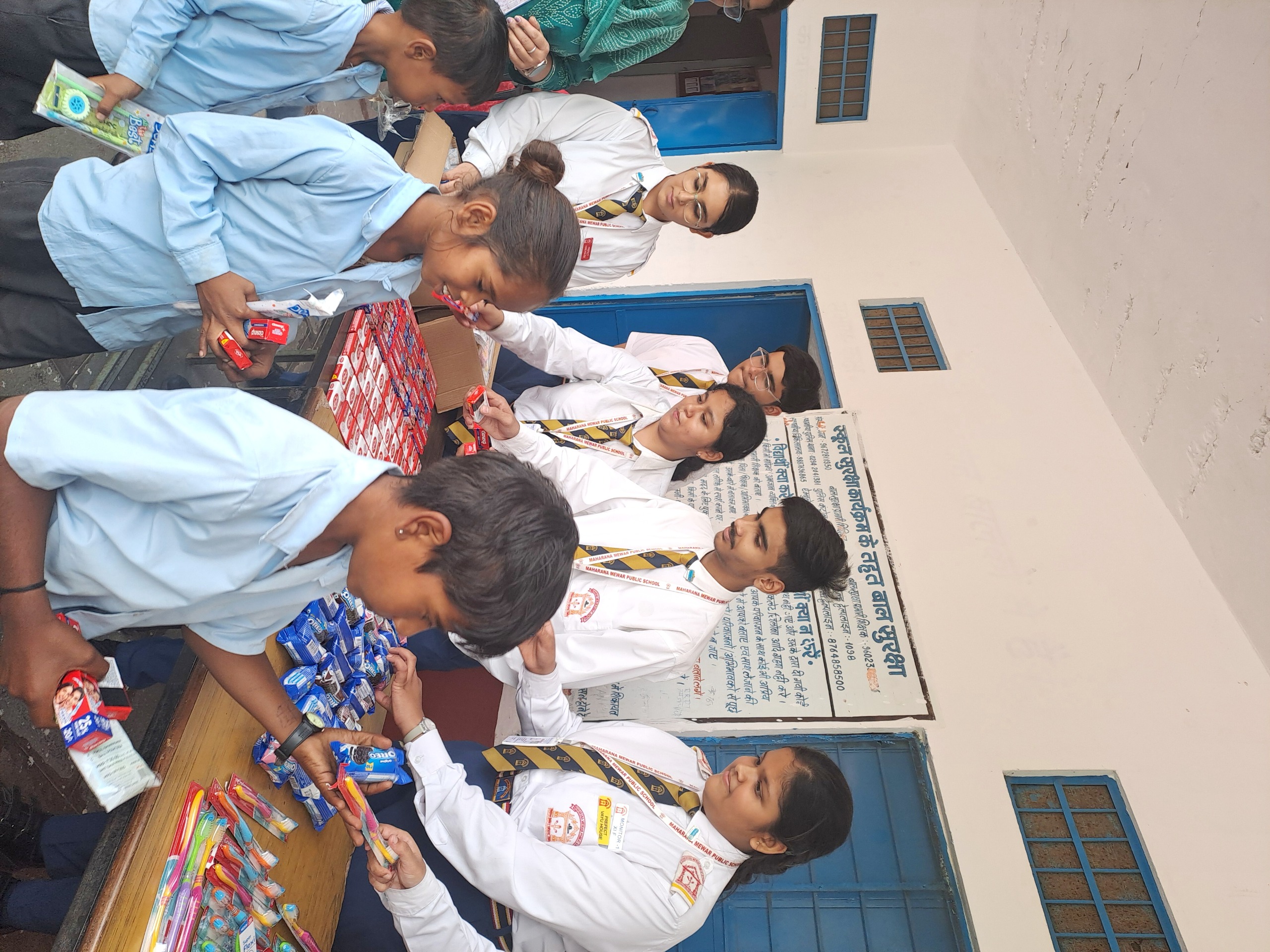 एम.एम.पी.एस. के इंटरैक्ट क्लब का  शिक्षा एवं स्वच्छता संदेश के साथ भ्रमण आयोजन