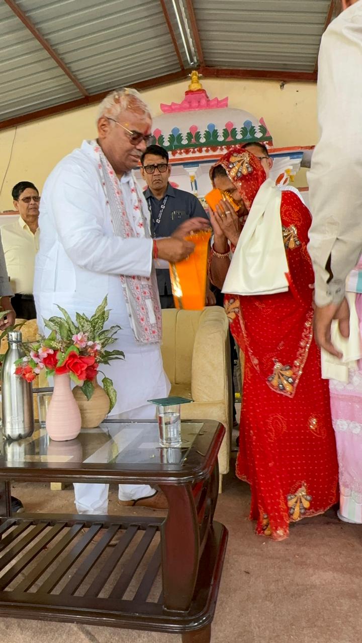 Government Bows to Mothers of Martyrs