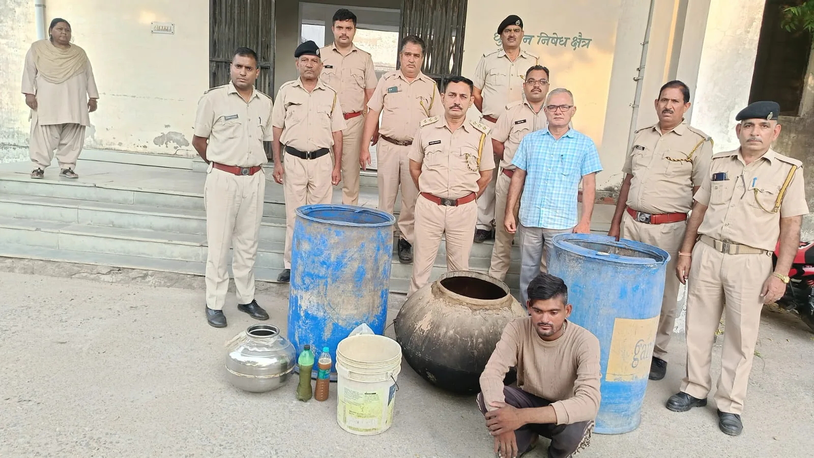 आबकारी आयुक्त के निर्देशन में कार्रवाई जारी