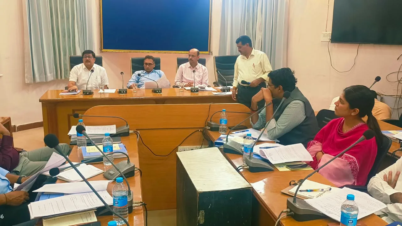 रिटर्निंग एवं सहायक रिटर्निंग अधिकारियों को दिया प्रशिक्षण