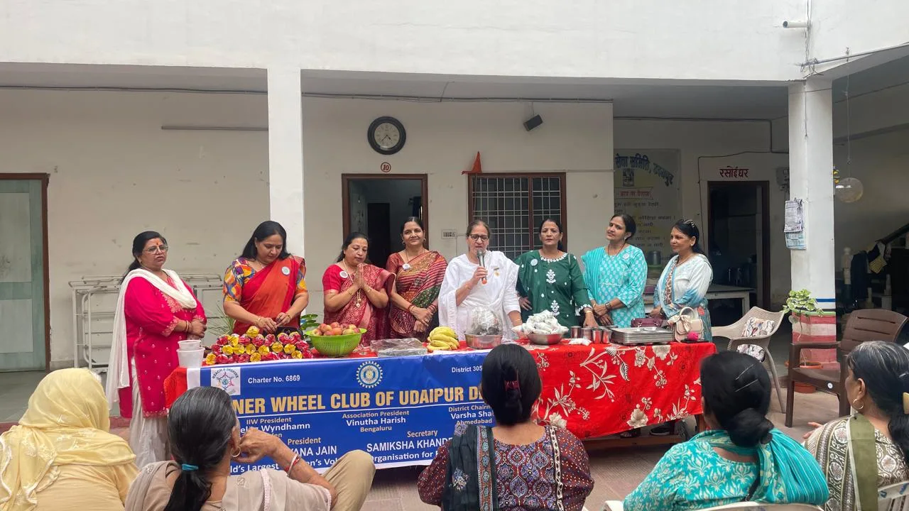 इनरव्हील दीवाज ने वृद्धजनों के साथ खुशियों के पल साझा किए