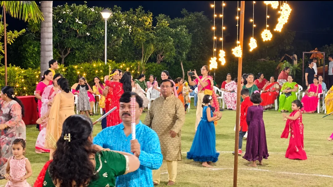 एक बटा विकास समिति गोवर्धन विलास की ओर से एक बटा पार्क में पहली बार तीन दिवसीय गरबा कार्यक्रम की हुई शुरूआत
