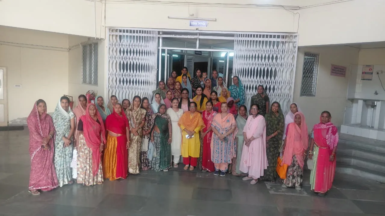 अंतरराष्ट्रीय ग्रामीण महिला दिवस पर ग्रामीण महिलाओं को स्वास्थ्य, पोषण एवं आत्मनिर्भरता के प्रति किया जागरूक