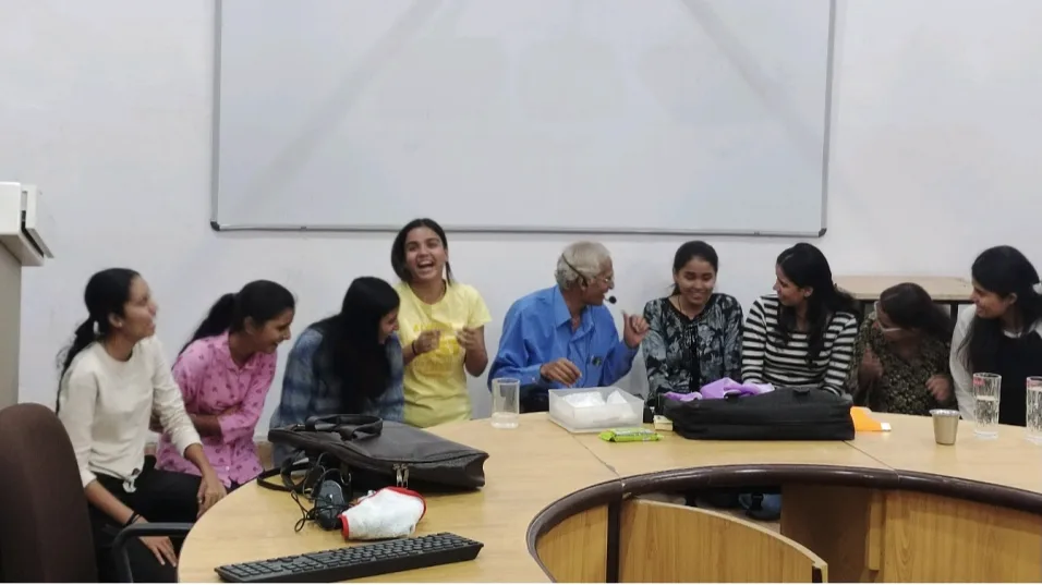 ट्यूबवेल खोदने के साथ रिचार्ज भी कराएं