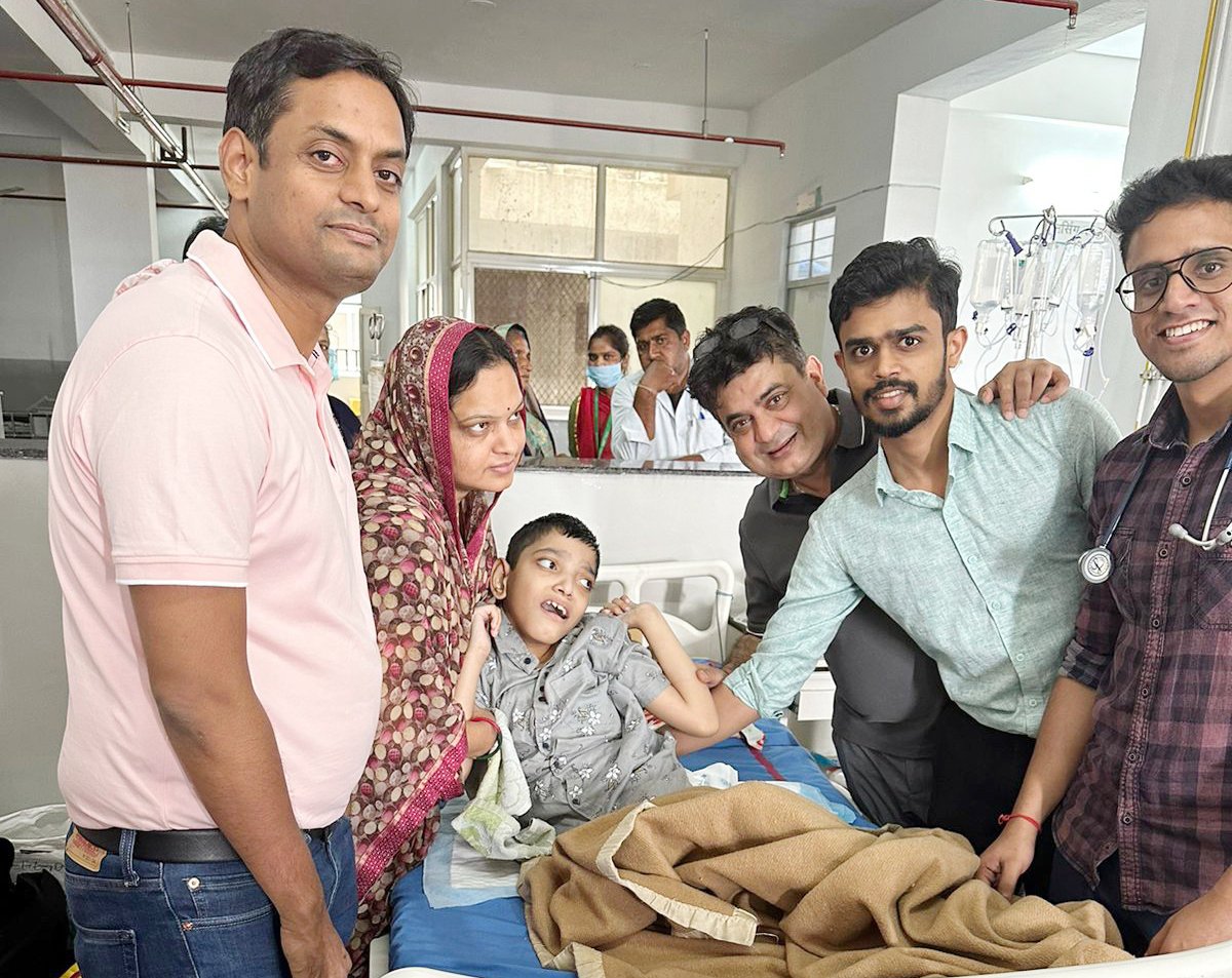 11 वर्षीय बच्चें के ह्रदय और फेफडेे की बीच गेंद के आकार की कैन्सर की गॉठ का सफल ऑपरेशन