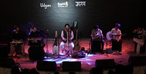 Kavish Seth mesmerizes audience with poetry and songs