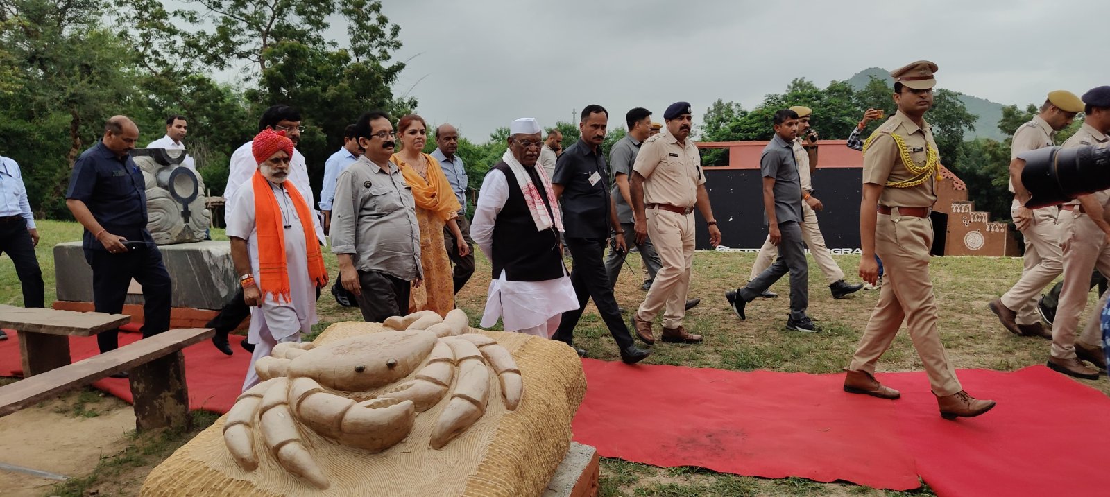 राज्यपाल हरिभाऊ बागड़े ने किया उदयपुर के शिल्पग्राम का दौरा, सांस्कृतिक प्रस्तुतियों का लिया आनंद