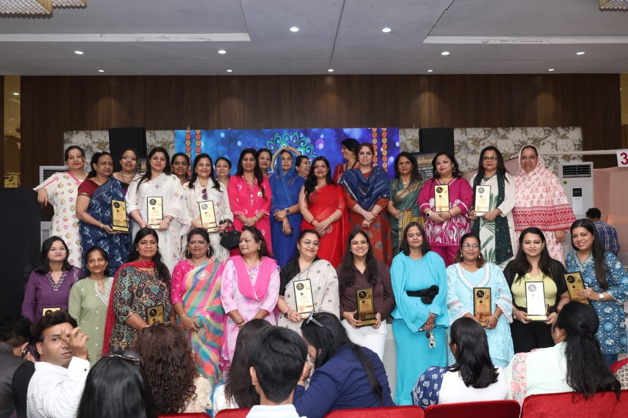 डिविजनल कमिश्नर प्रज्ञा केवलरमानी ने किया पैराहन प्रदर्शनी का भव्य उद्घाटन