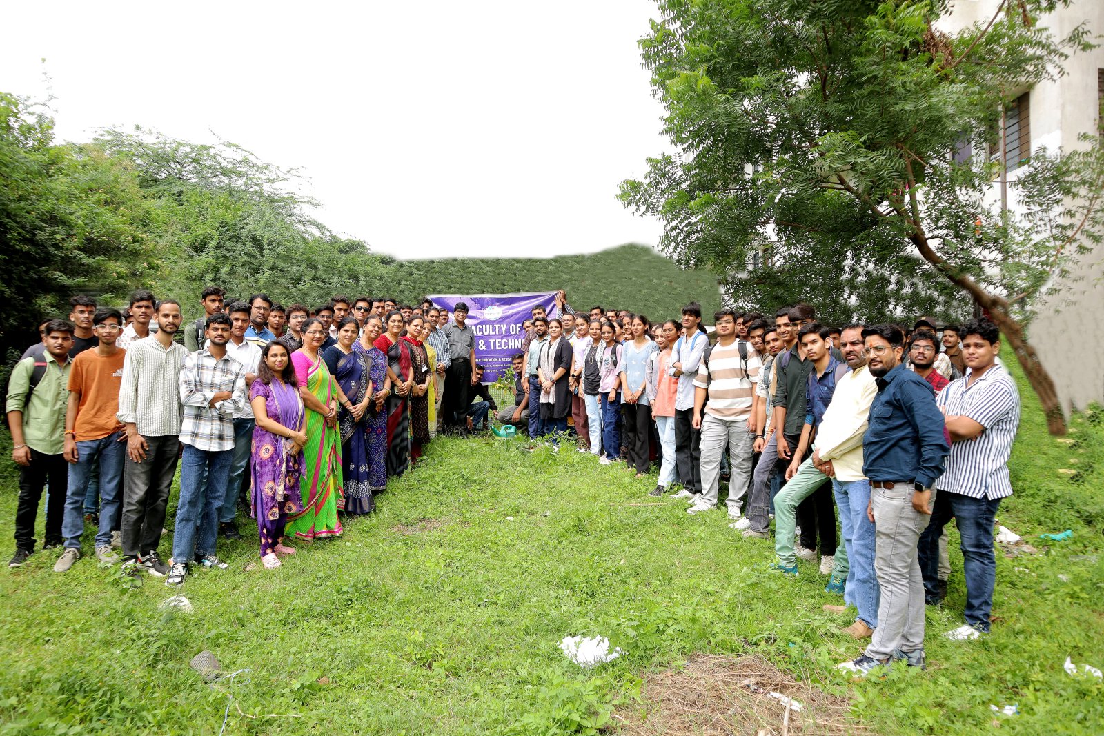 पेसिफिक विश्वविद्यालय के साइंस एंड टेक्नोलॉजी संकाय द्वारा वृक्षारोपण दिवस का आयोजन