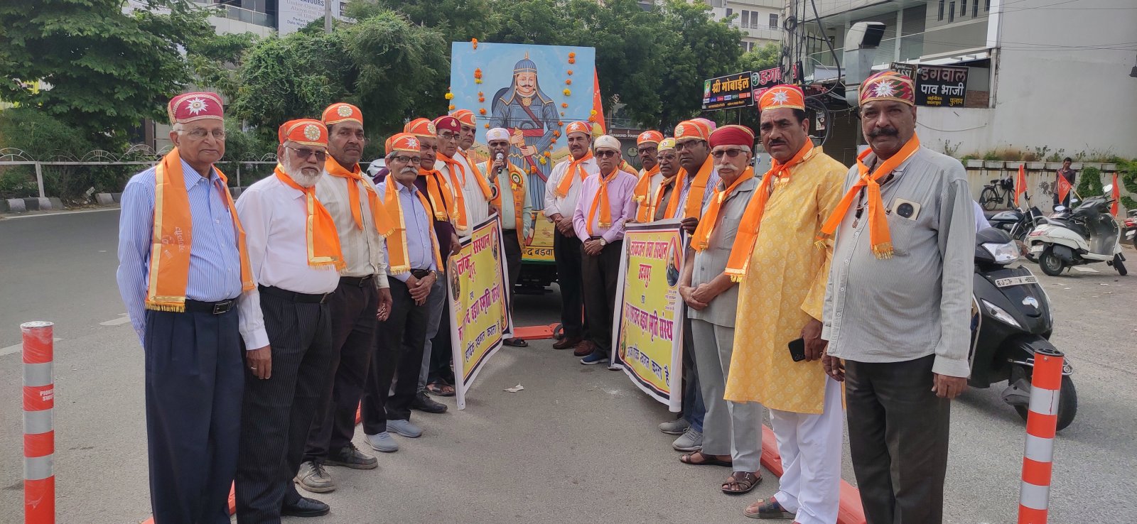 प्रस्तावित बड़वा चौराहे पर शीघ्र कार्य प्रारम्भ की घोषणा से बड़वा स्मृति संस्थान मैं हर्ष की लहर