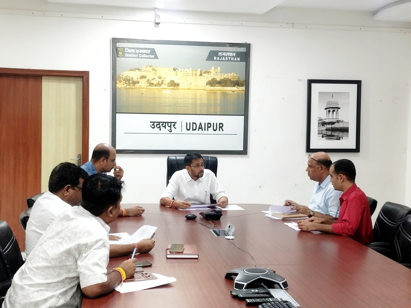 साप्ताहिक समीक्षा बैठक का आयोजन बिजली, पानी व चिकित्सा सेवाओं की जानी प्रगति