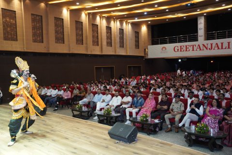 गीतांजली ऑडिटोरियम में हुआ सड़क सुरक्षा जागरूकता कार्यक्रम का भव्य आयोजन