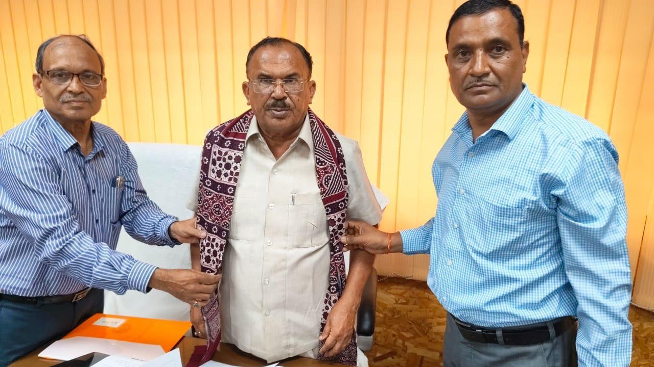 राष्ट्रीय सिन्धी भाषा विकास परिषद की उप समिति की राजस्थान विधानसभाध्यक्ष श्री वासुदेव देवनानी की अध्यक्षता में हुई बैठक में लिए गए कई अहम निर्णय