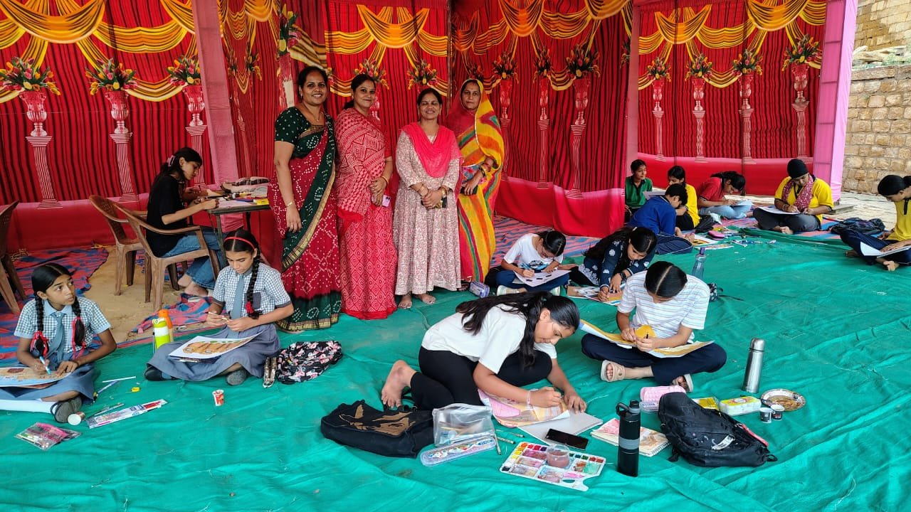 दी ट्रायो कलेक्शन द्वारा जैसलमेर स्थापना दिवस समारोहपूर्वक मनाया गया कागज एवं मिट्टी पर उकेरा त्रिकूट सोनार गढ