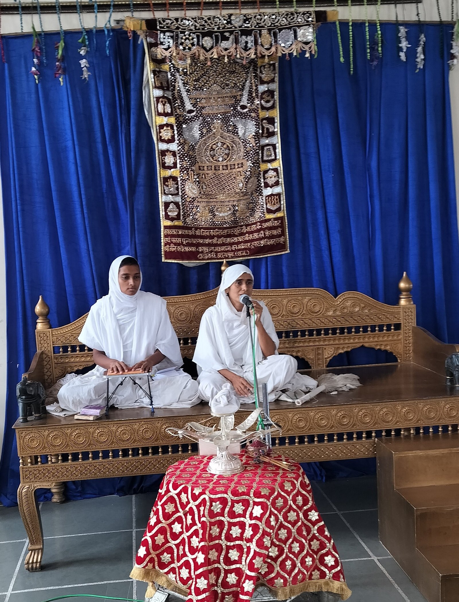समकित यात्रा बुराई से अच्छाई की ओर ले जातीः कृतार्थप्रभाश्री