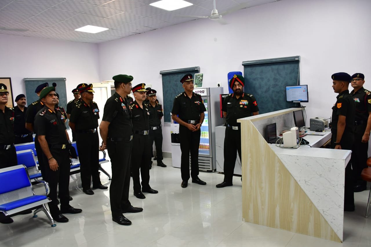 ARMY COMMANDER SAPTA SHAKTI COMMAND VISITED HISAR MILITARY STATION