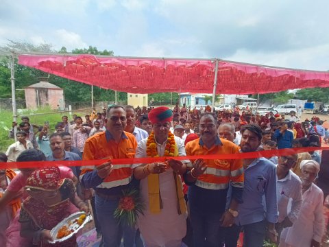 हिन्दुस्तान जिं़क द्वारा कल्याणपुरा मंे निर्मित सीसी रोड एवं उच्च प्राथमिक विद्यालय में प्रार्थना शेड का उद्घाटन