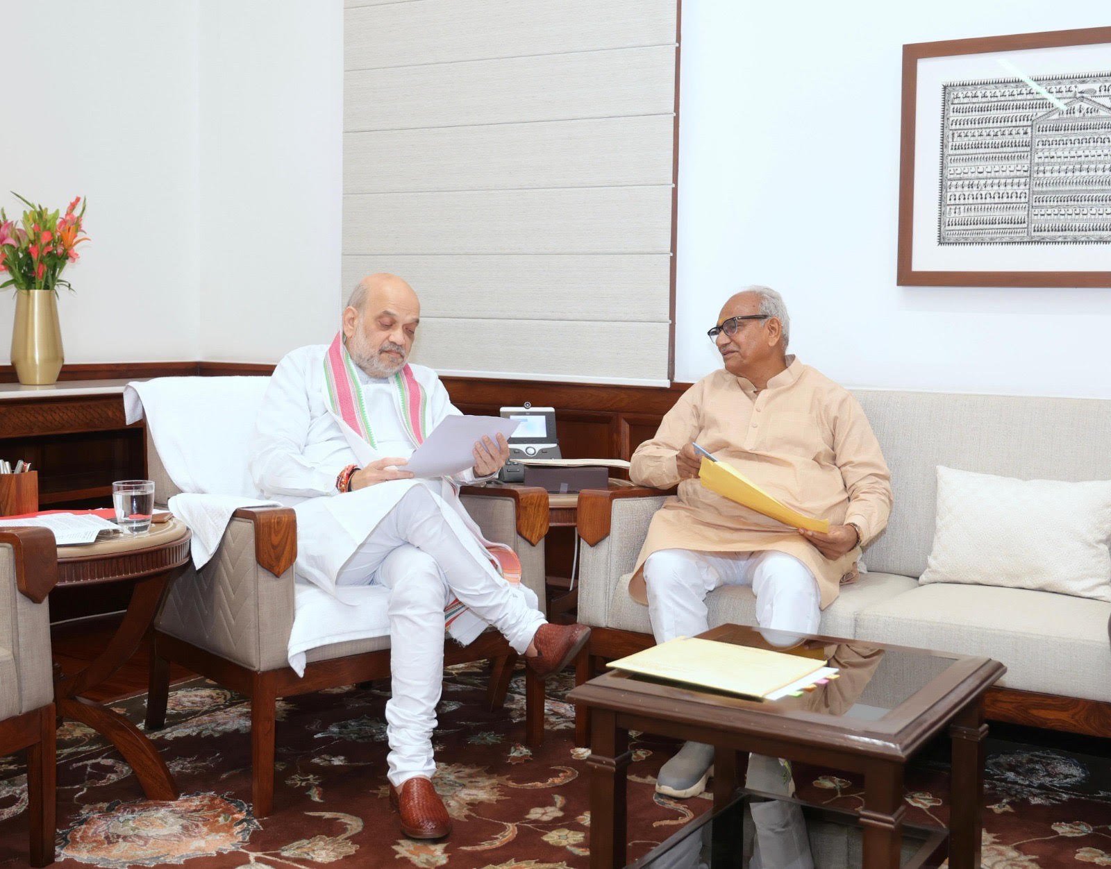 राज्यसभा सांसद राजेन्द्र गहलोत ने नई दिल्ली में केन्द्रीय गृह एवं सहकारिता मंत्री अमित शाह से भेंट कर राजस्थान से जुड़े महत्वपूर्ण विषयों पर विस्तार से चर्चा की