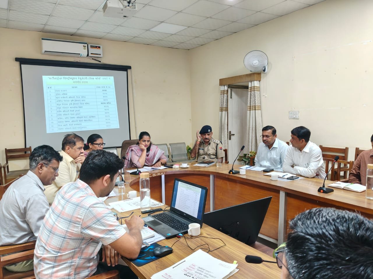 जिले में उर्वरकों की जमाखोरी और कालाबाजारी की हो नियमित मॉनिटरिंग