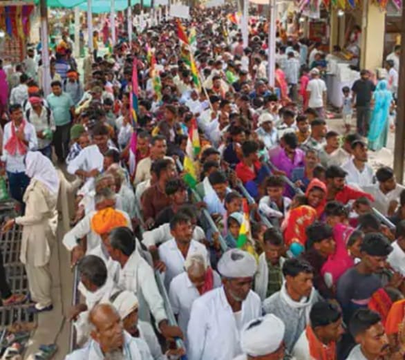 बाबा रामदेव जी की समाधि के दर्शन को उमड़ा श्रद्धा का जनसैलाब बेहतर व्यवस्थाओं ने जीता श्रद्धालुओं का दिल