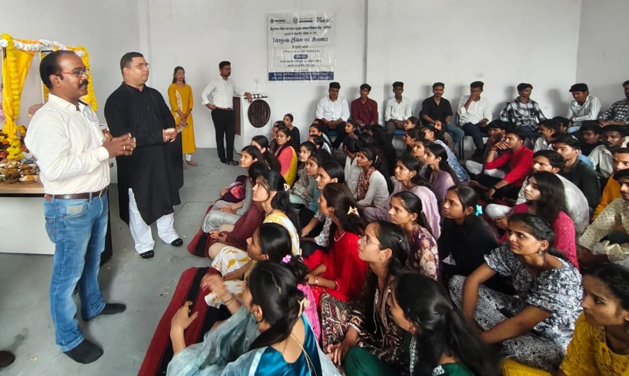 जिं़क कौशल कंेद्र में फ्रंट ऑफिस एसोसिएट बैच का श्रीगणेश