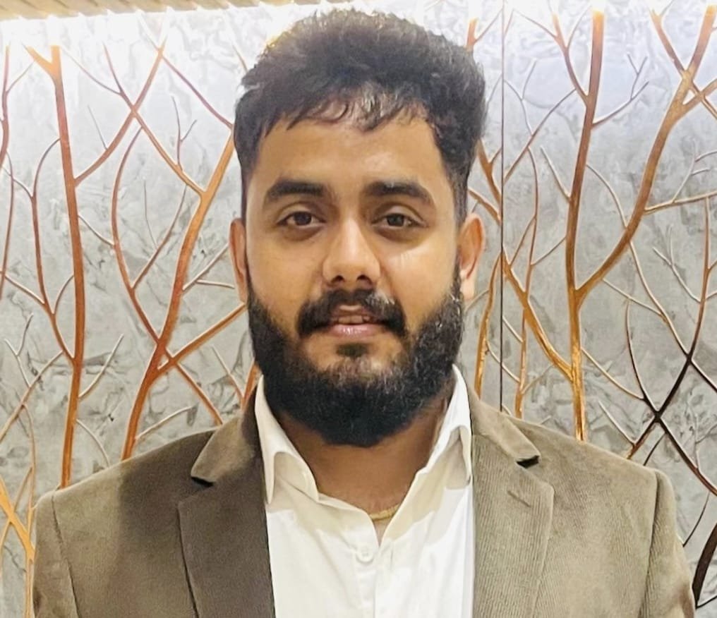 शिक्षक दिवस पर विशेष: समाज में रहने योग्य बनाने में शिक्षक की भूमिका महत्वपूर्ण