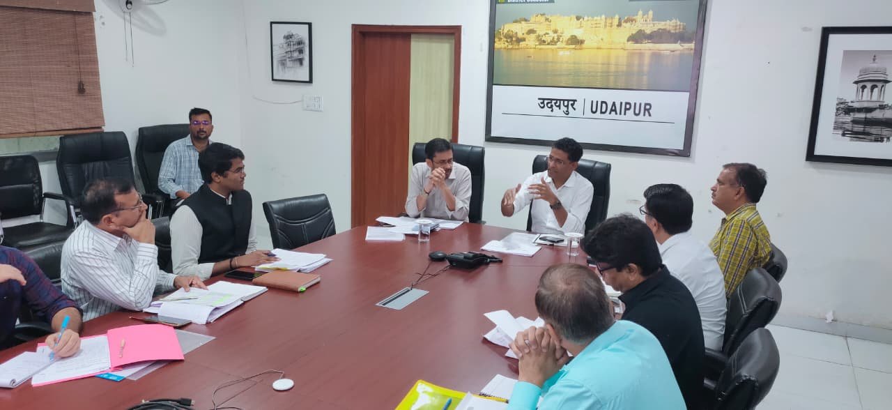 टी रविकान्त ने ली समीक्षा बैठक वर्षाजनित हालातों की समीक्षा, योजनाओं व कार्यक्रमों की जानी प्रगति
