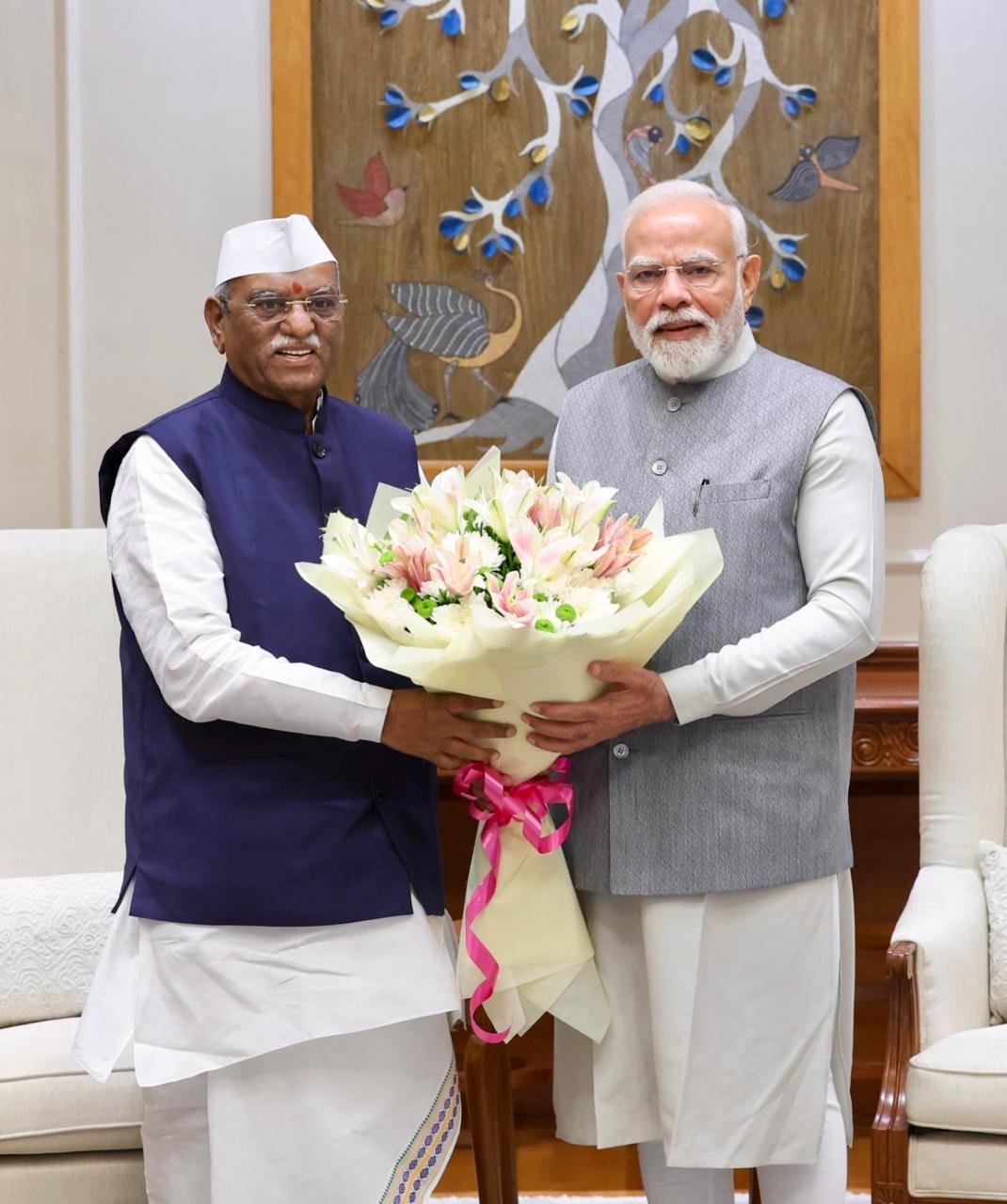 अभ्युदय की ओर’ पुस्तक की प्रधानमंत्री ने की सराहना, एक वर्ष के कार्यकाल को महत्वपूर्ण बताया