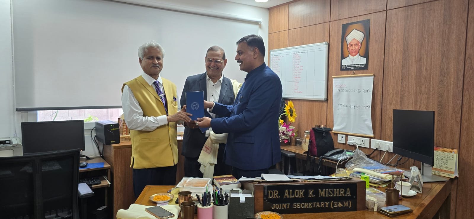 Prof. Amarika Singh Meets Dr. Alok Mishra, Key Discussions on National Education and Skill Development