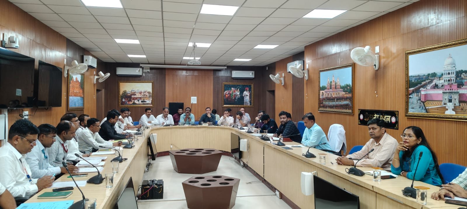बीकानेर डीआरएम गौरव गोविल ने ‘‘यात्री सुविधा प्रबंधन’’ की मीटिंग ली
