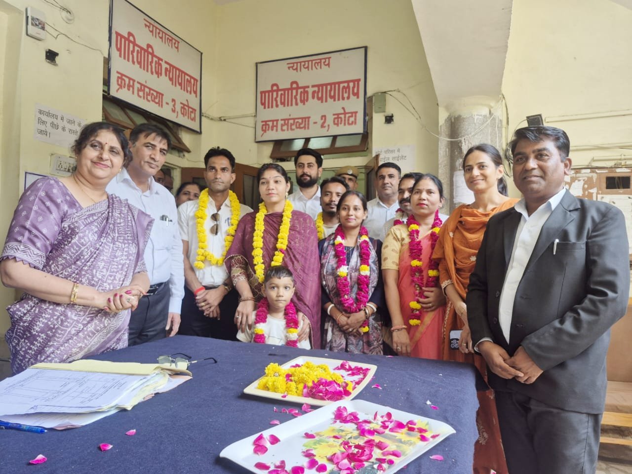 राष्ट्रीय लोक अदालत पारवारिक न्यायलय बैंच 3 मे 368फैसलो का निस्तारण*